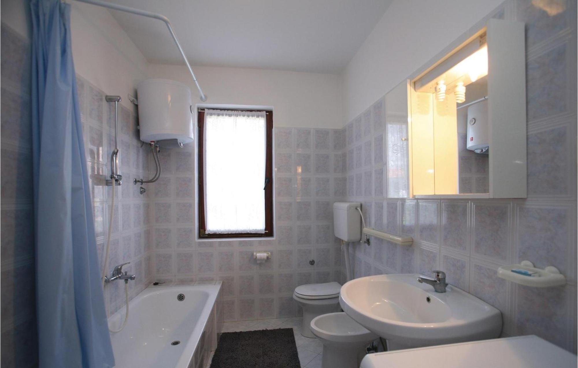 2 Bedroom Gorgeous Apartment In Labin Raša Dış mekan fotoğraf