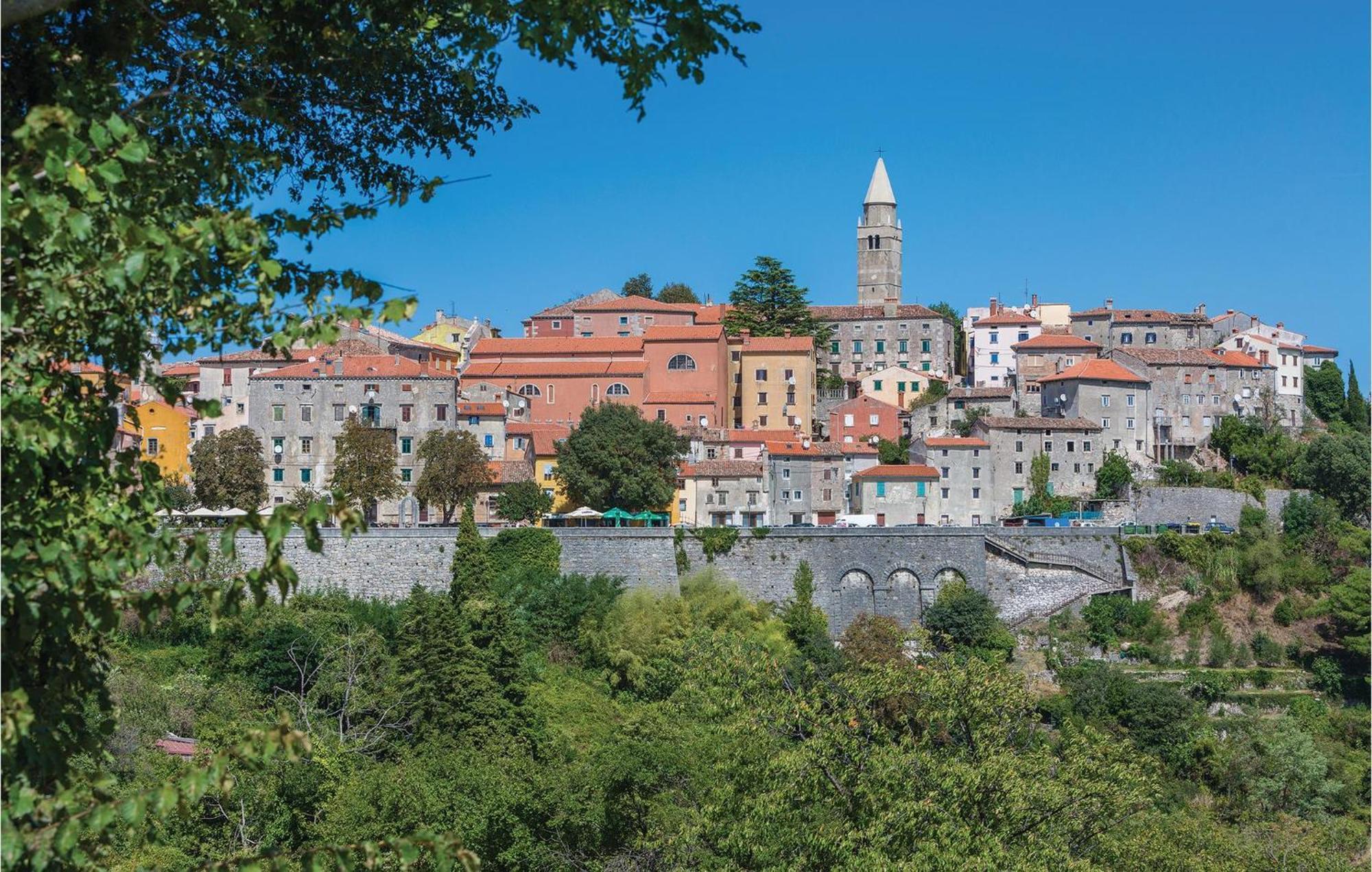2 Bedroom Gorgeous Apartment In Labin Raša Dış mekan fotoğraf