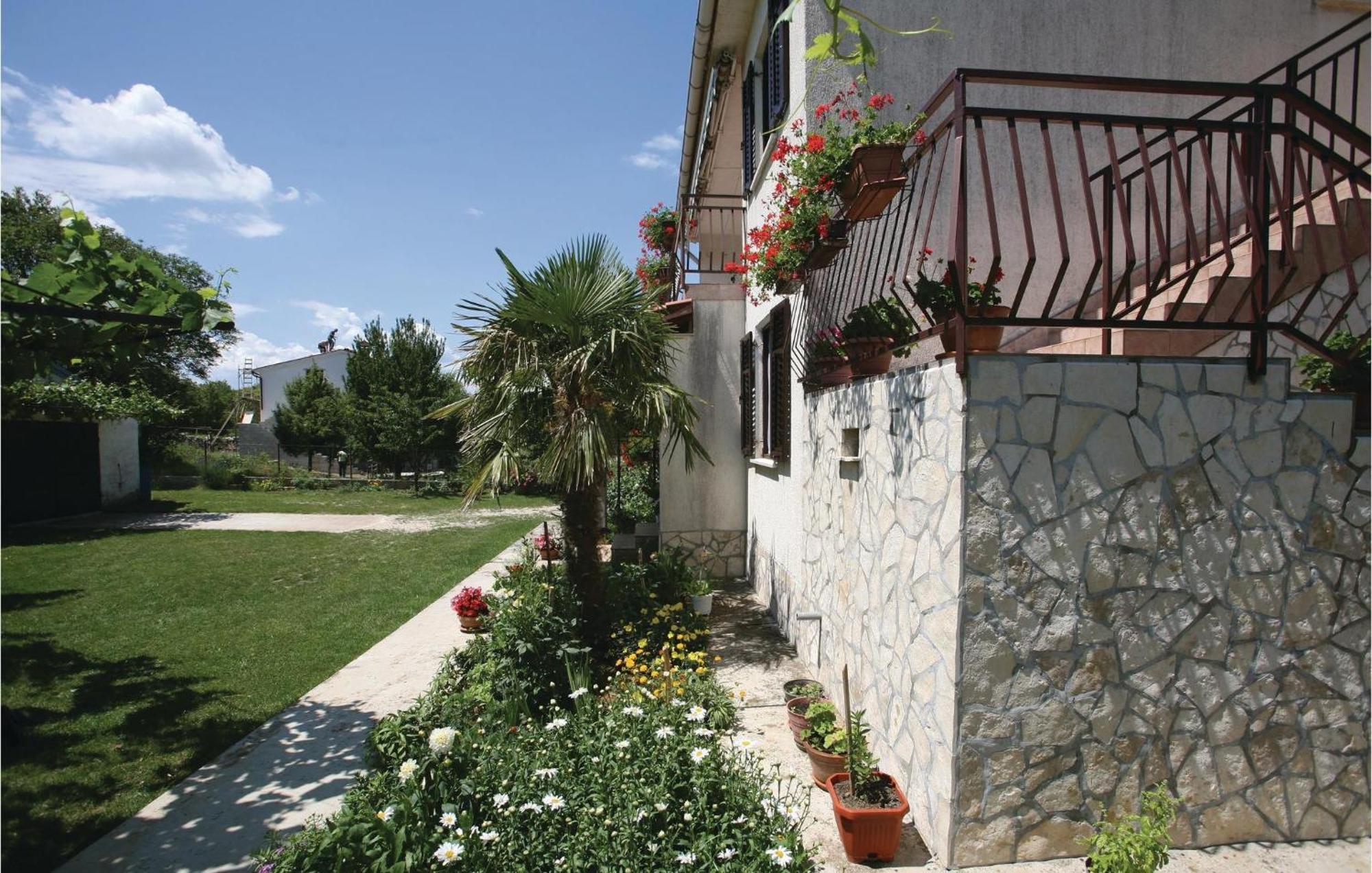 2 Bedroom Gorgeous Apartment In Labin Raša Dış mekan fotoğraf